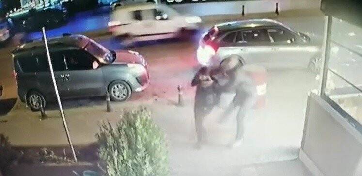 Restoran çıkışı tekme tokat darp edildi