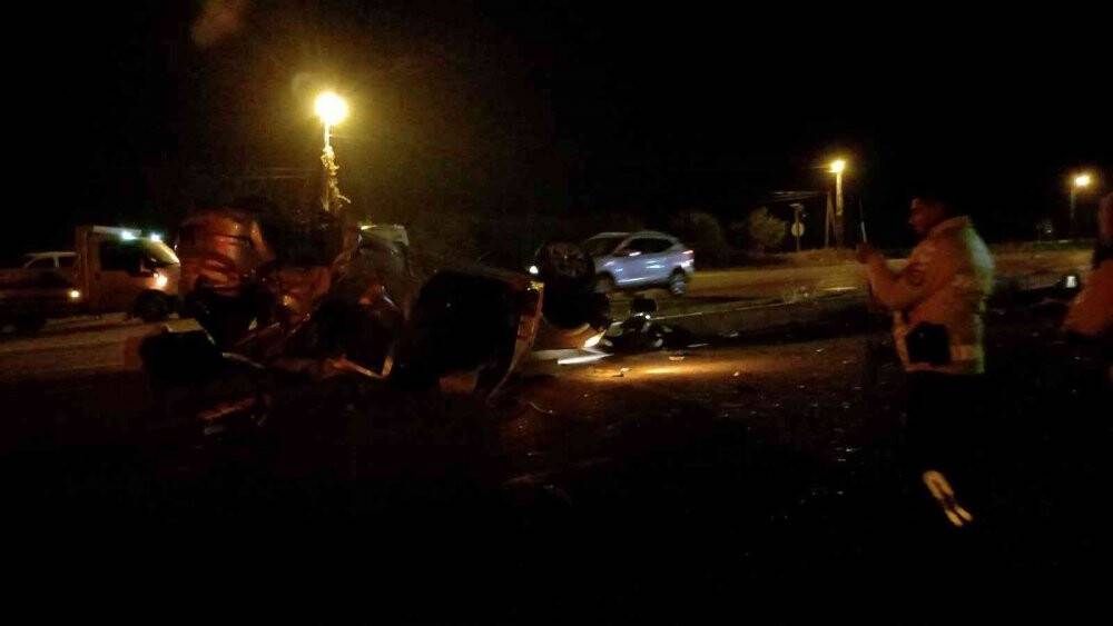 Yolcu minibüsü ile otomobil çarpıştı: 13 Yaralı