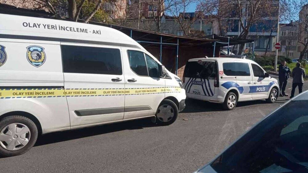 2 kadının ölü bulunduğu evden fare zehri ve şizofreni ilaçları çıktı