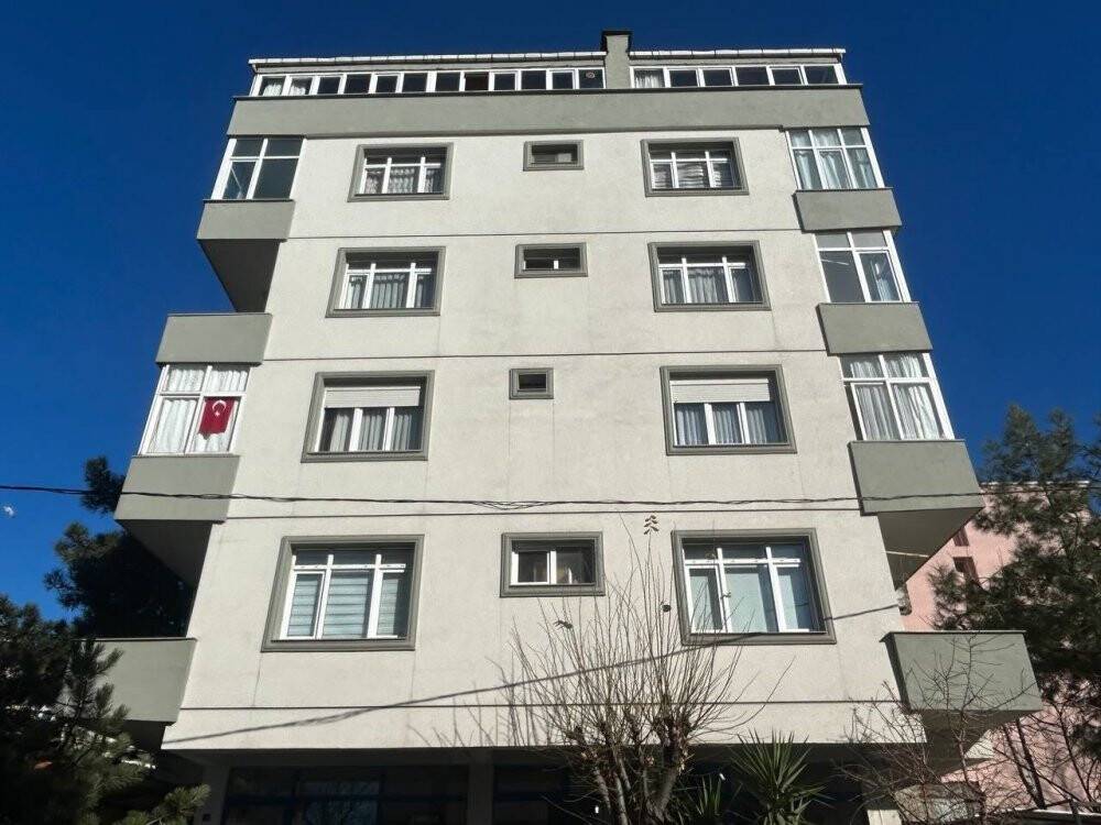 2 kadının ölü bulunduğu evden fare zehri ve şizofreni ilaçları çıktı