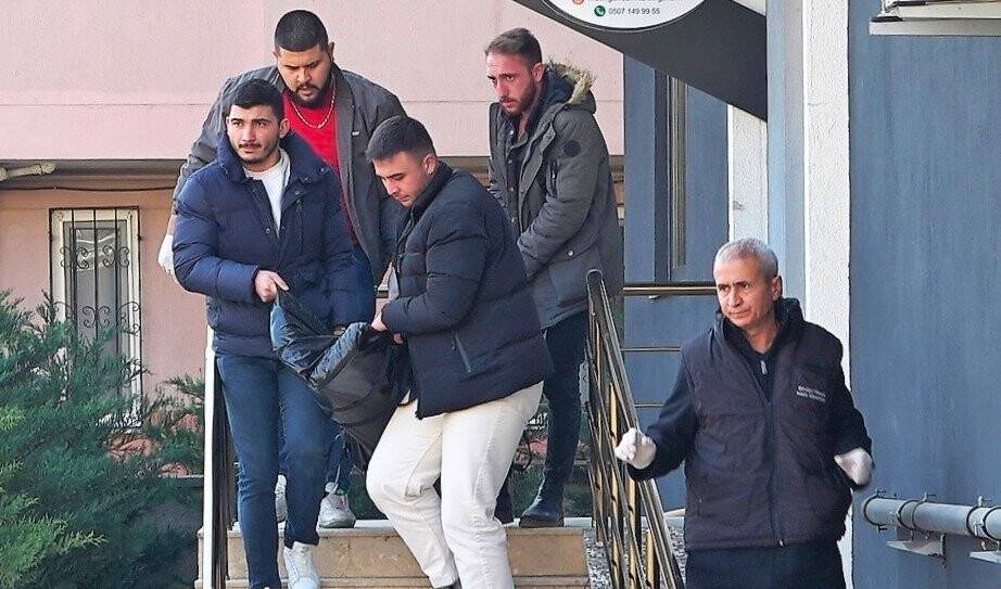 Kendisine ulaşılamayan alternatif tıp uzamanı evinde ölü bulundu