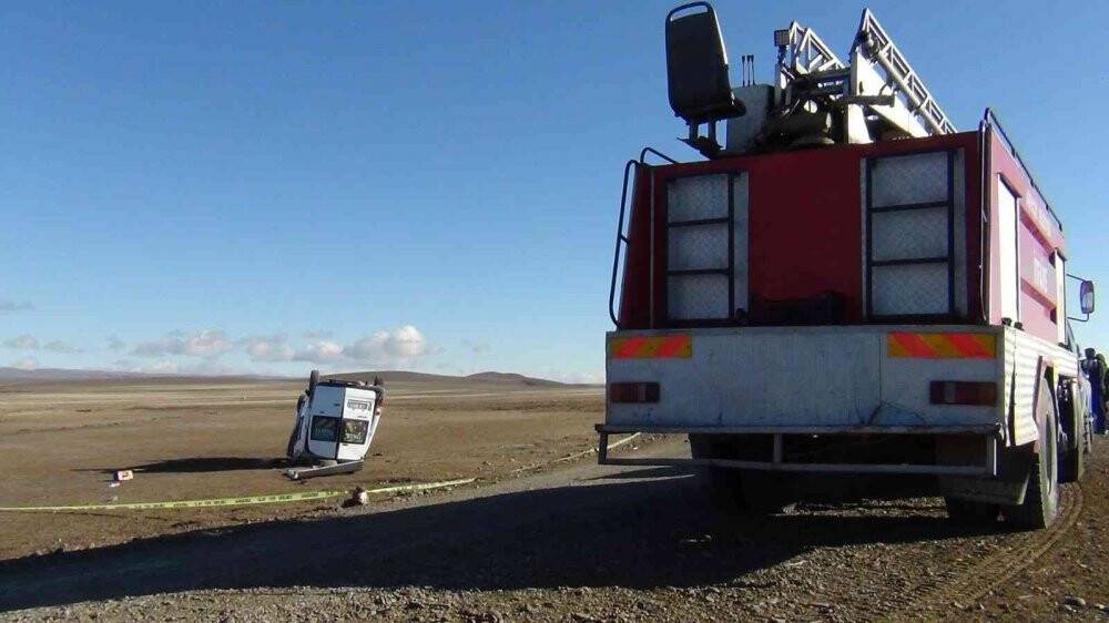Öğrenci servisi takla attı: 1 ölü, 14 yaralı