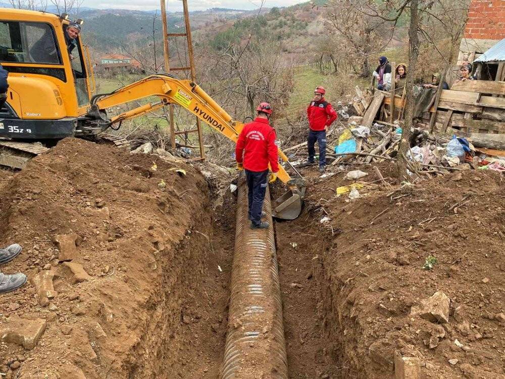 Balıkesir'de boruya sıkışan koyun itfaiye tarafından kurtarıldı