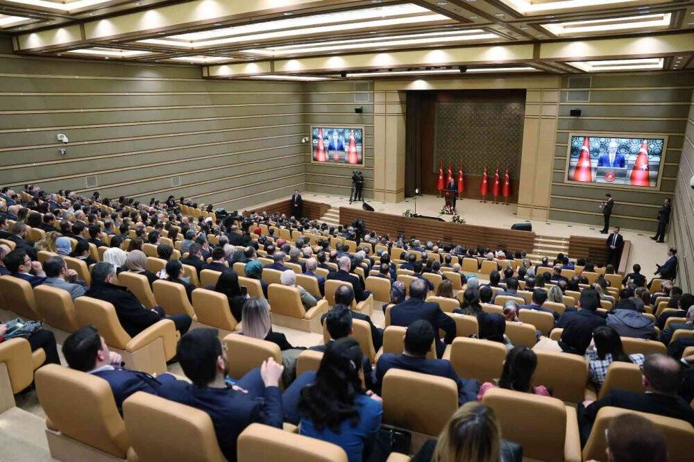 Cumhurbaşkanı Erdoğan'dan muhalefete başörtüsü mesajı