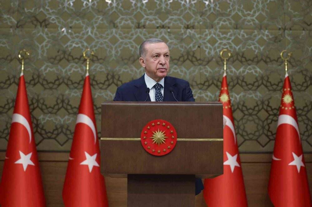 Cumhurbaşkanı Erdoğan'dan muhalefete başörtüsü mesajı