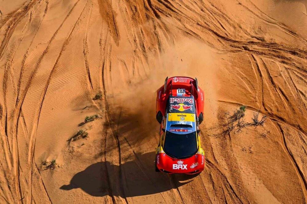 Dakar Rallisi’nin 10. etabını Sebastien Loeb kazandı