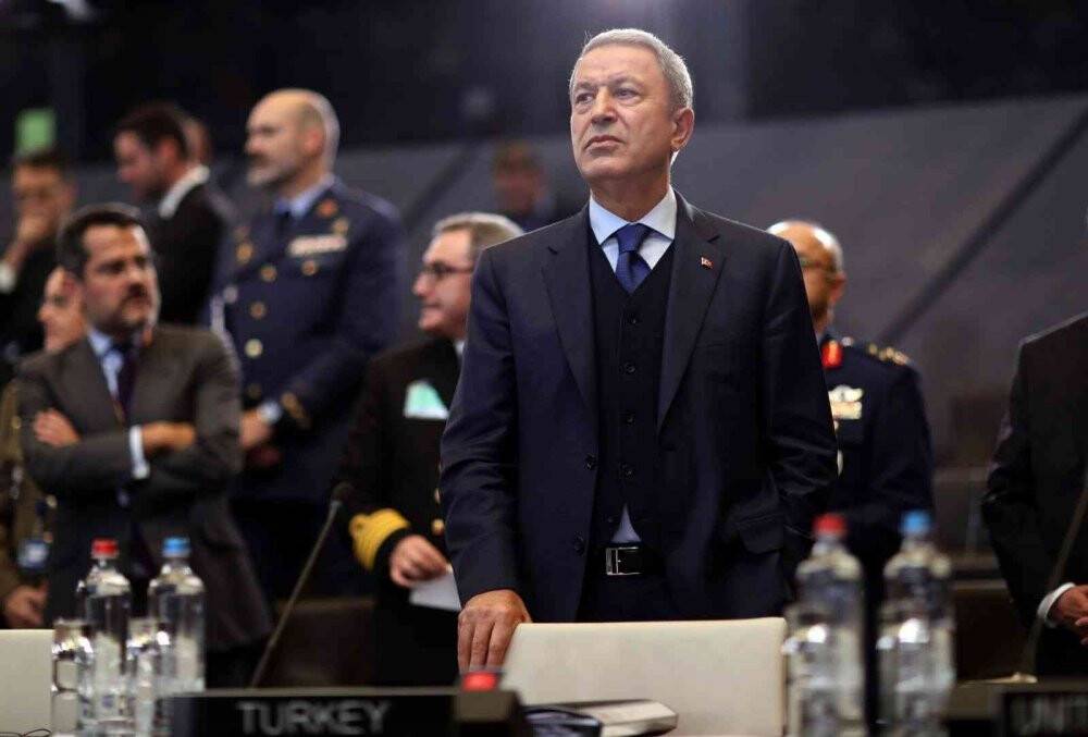 Bakan Akar: İsveç’i derhal tedbir almaya davet ediyoruz