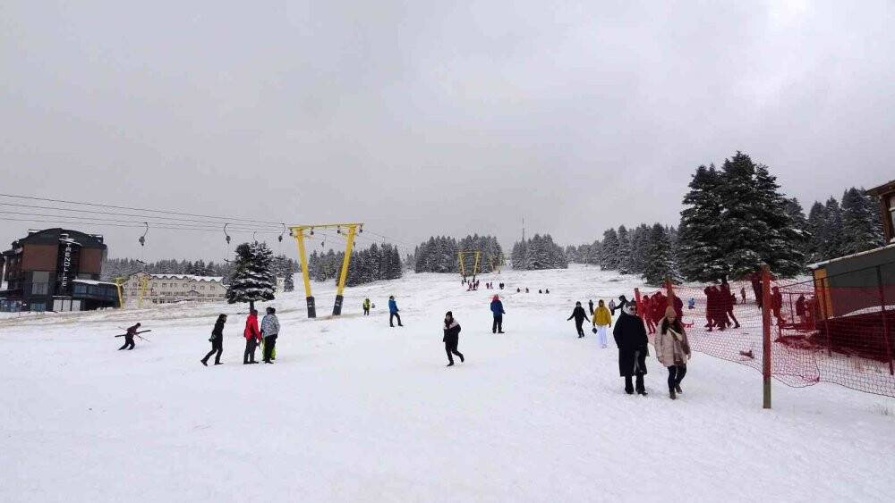 Uludağ’da kar kalınlığı otuz santimetreye ulaştı