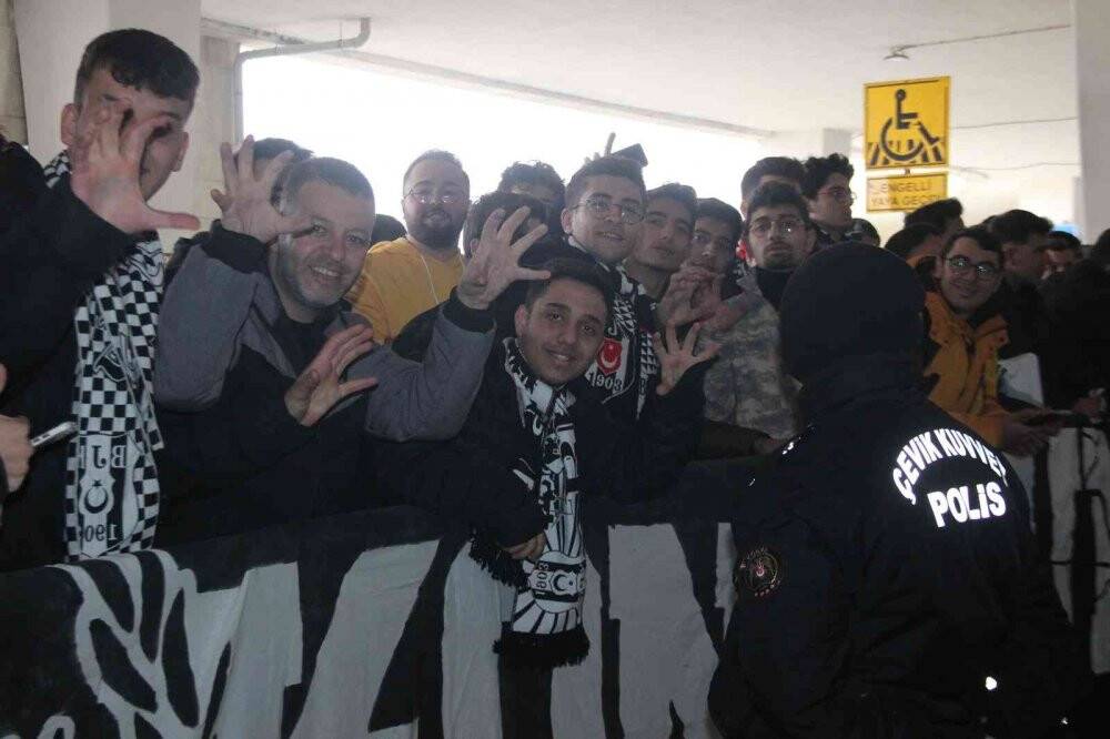 Beşiktaş kafilesi Konya’ya geldi