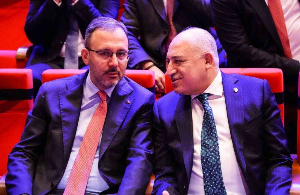 Büyükekşi: Türk futbolunu bugünkünden de daha iyi noktalara taşıyacağız