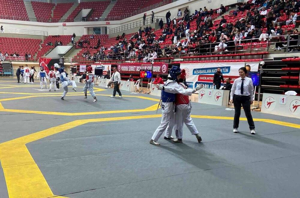 Büyükler Türkiye Taekwondo Şampiyonası Konya’da başladı