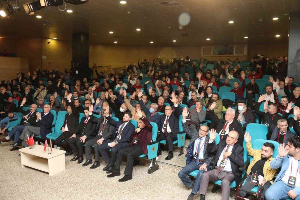 Eskişehirspor’un yeni başkanı Erkan Koca oldu