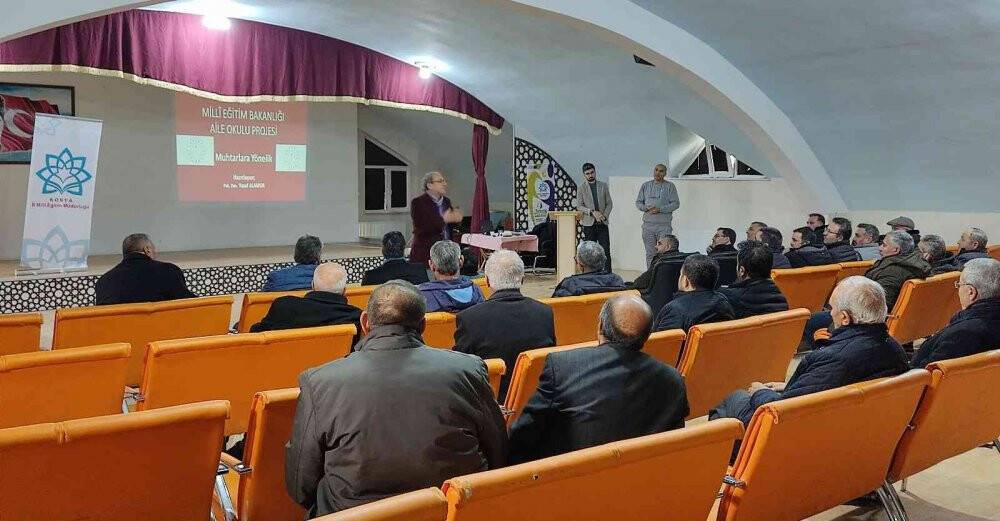Muhtarlara "Aile Okulu"nda eğitim verildi