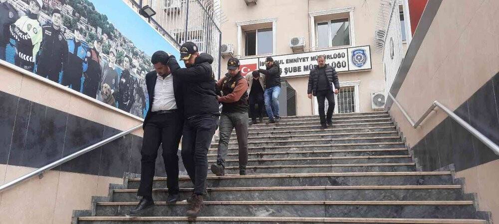 250 bin dolar değerindeki yüzüğü alıp kaçan 3 şahıs yakalandı