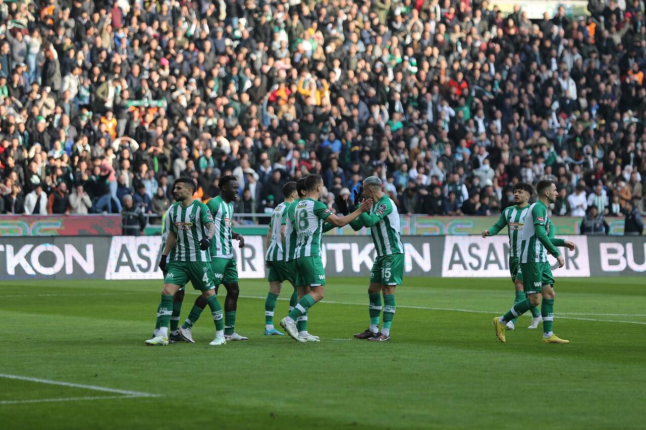 aa-20230114-29988424-29988422-arabamcom-konyaspor-besiktas.jpg