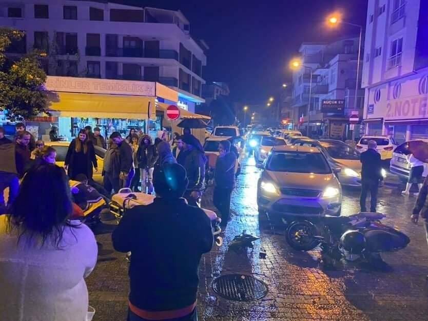 Arabaya çarpan elektrikli bisiklet sürücüsü ölümden döndü