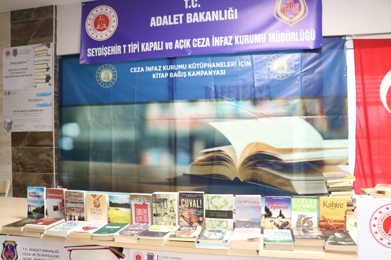 beysehir-adliyesinde-kitap-bagis-kampanyasi-basladi-1.jpg