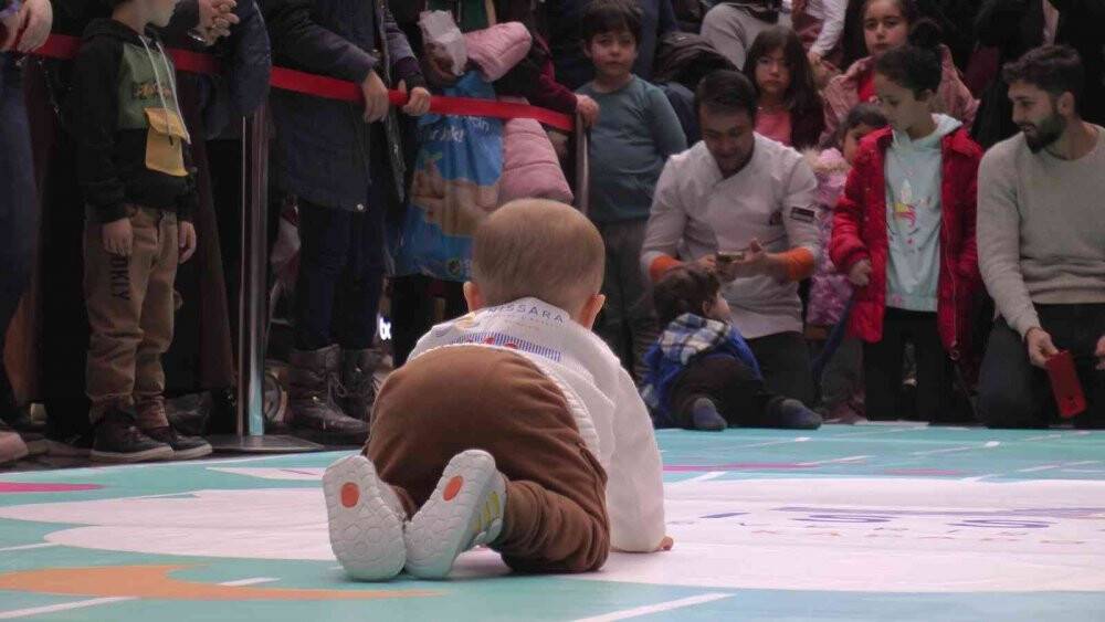 EN hızlı emekleyen kazandı