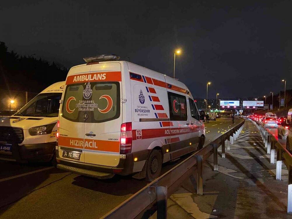 Köprüde silahlı çatışma, ölü ve yaralılar var, yol trafiğe kapatıldı