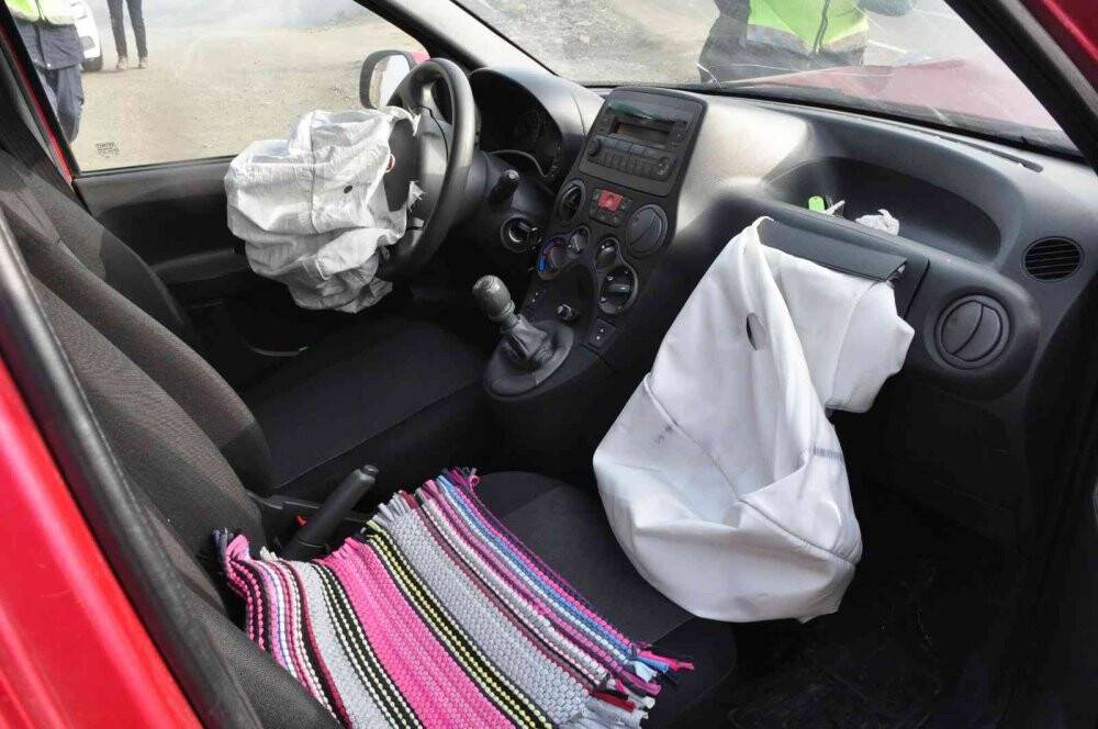 Yoğun sis kazayı beraberinde getirdi: 2 yaralı