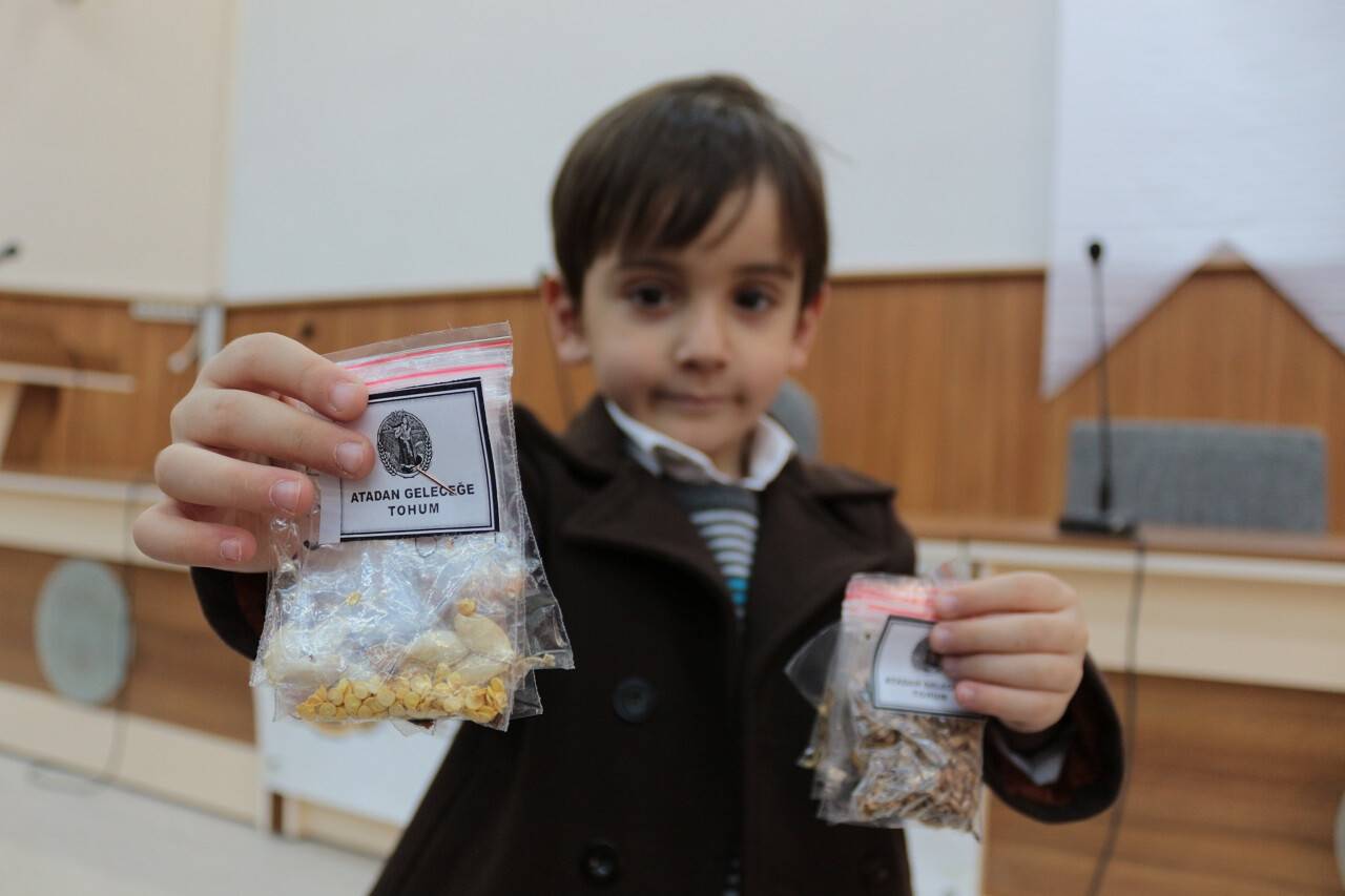 aa-20230115-29996938-29996933-konyada-ata-tohumu-takas-senligi.jpg
