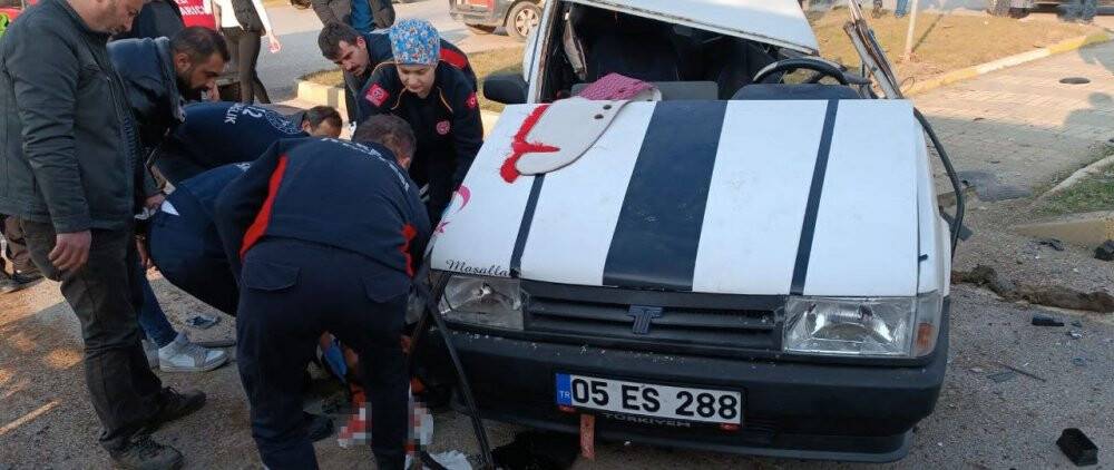 Hurdaya dönen araçtan yaralı olarak çıktı