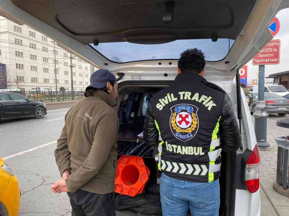 Taksimetre açmayan taksi sürücüsü, sivil polise yakalandı