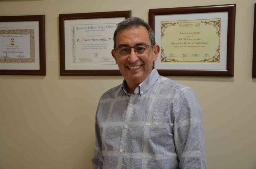 Ayak baş parmağı eğriliği kadınlarda 10 kat fazla görülüyor