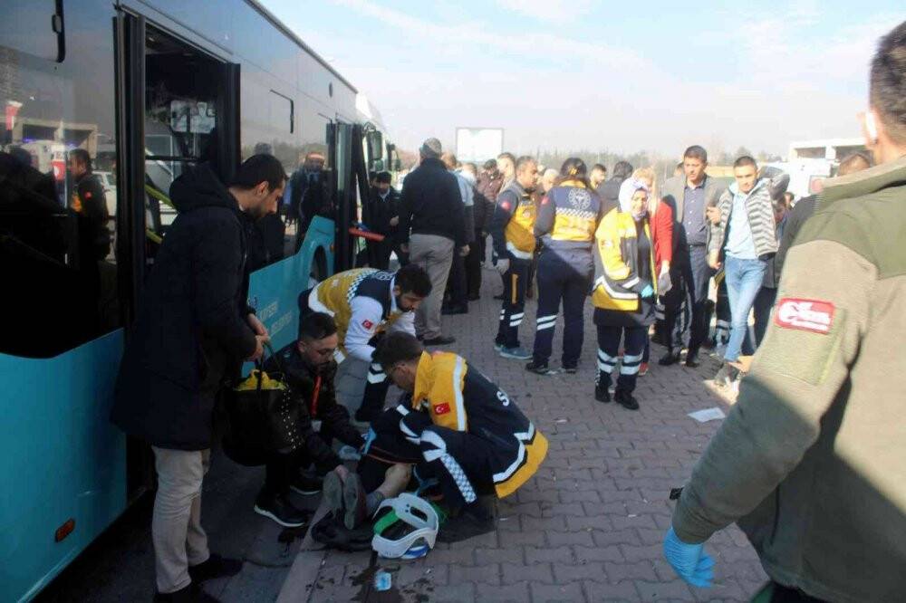 Kayseri’de Halk Otobüsleri çarpıştı: 29 Yaralı