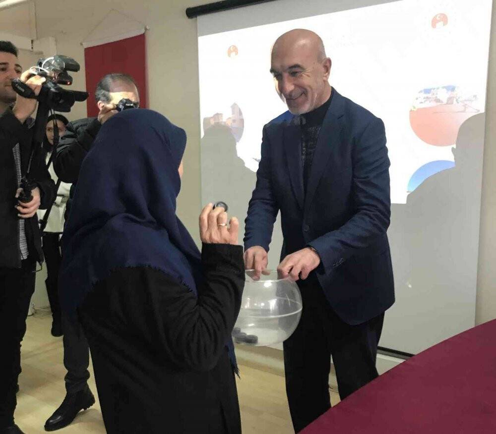 Konya'daki depremde evleri zarar görmüştü! Yeni evleri teslim edildi