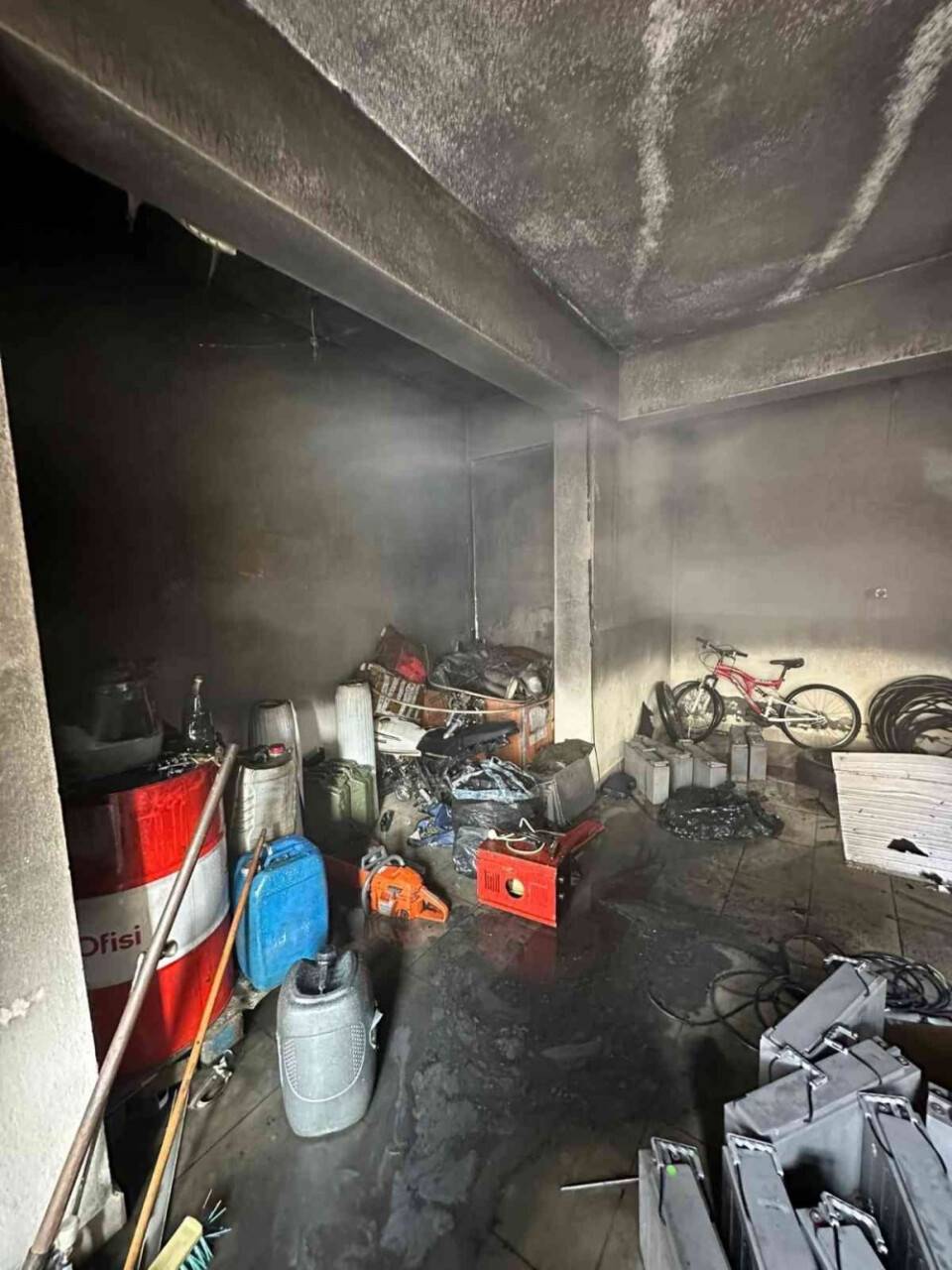 Depoda çıkan yangın söndürüldü