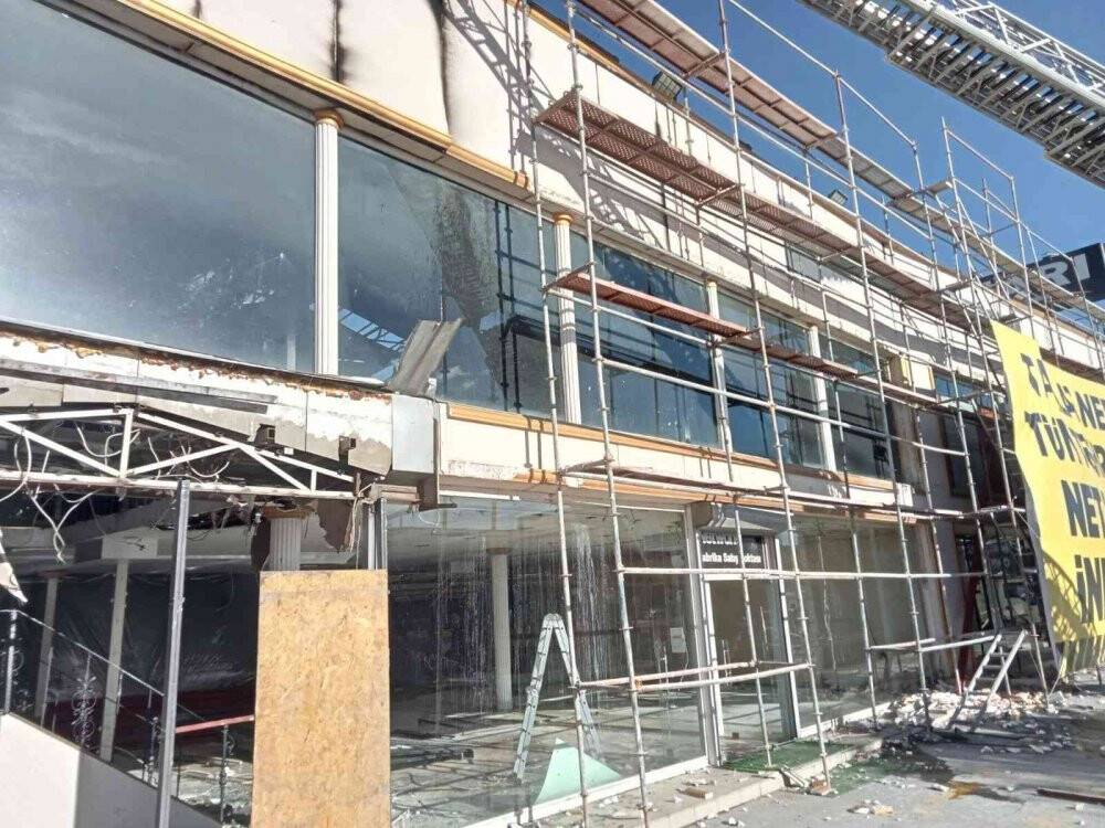 Mağazada korkutan yangın