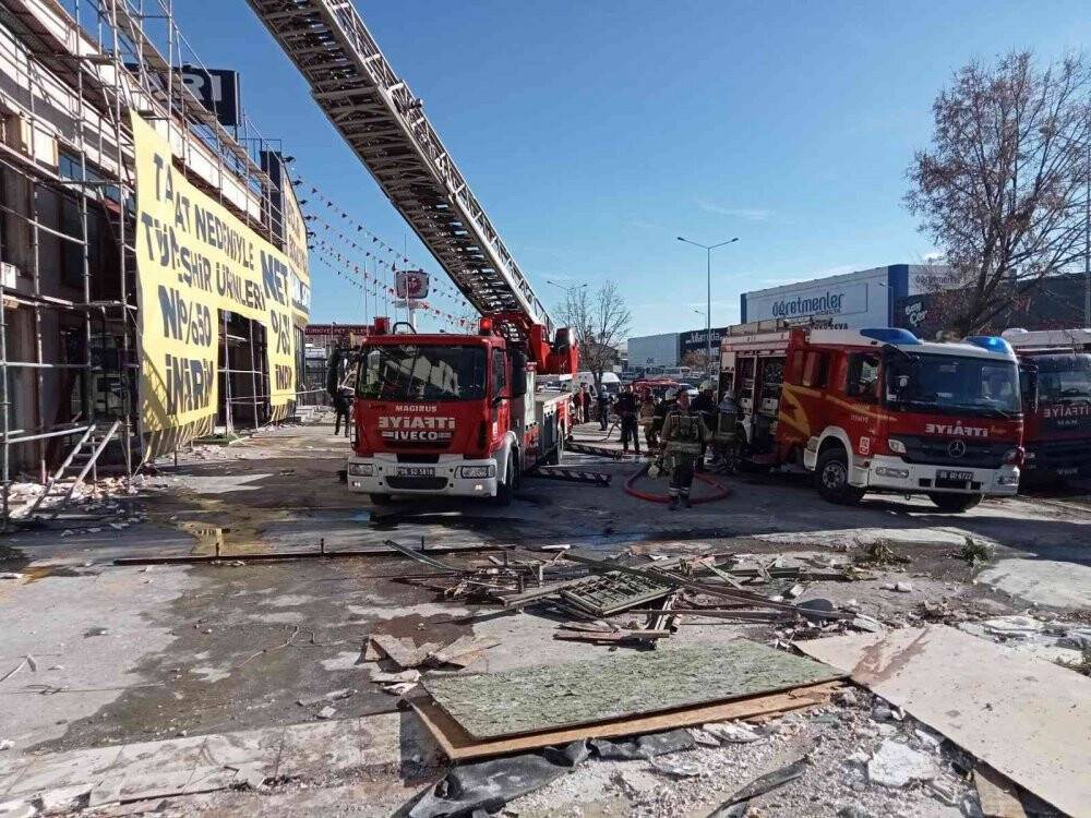 Mağazada korkutan yangın