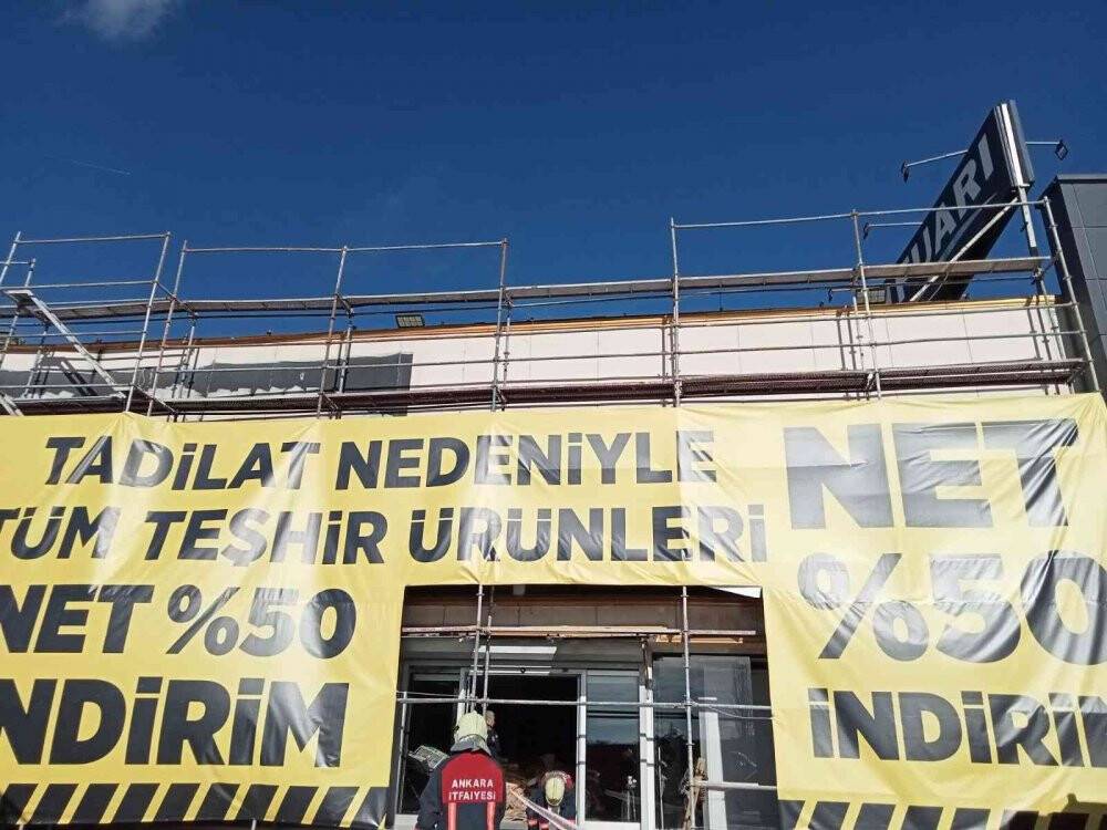 Mağazada korkutan yangın