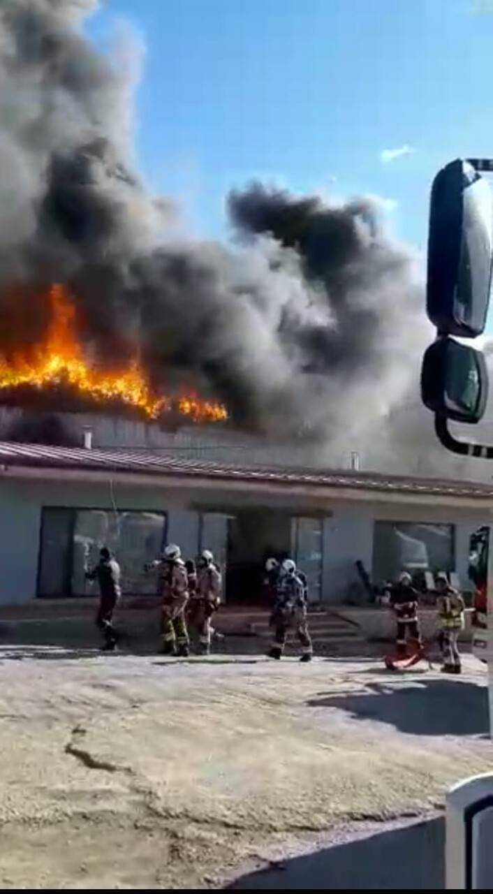 Mağazada korkutan yangın