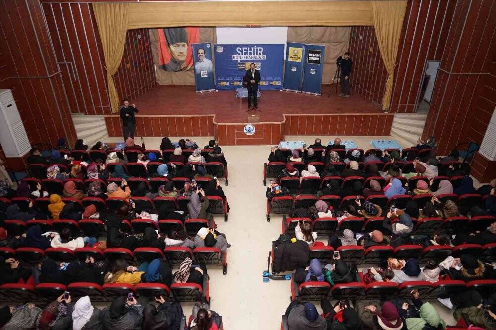 Dursun Ali Erzincanlı ve Hayati İnanç şehir konferanslarında