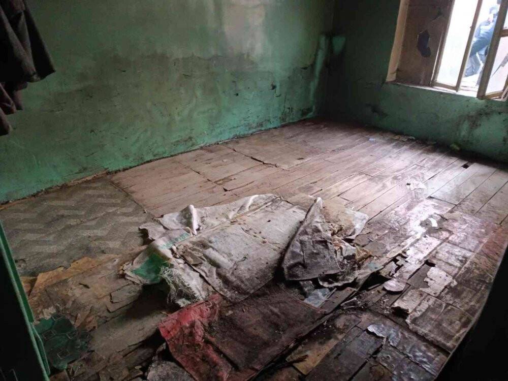 Kötü koku ihbarı üzerine gidildi: Çöp ev çıktı