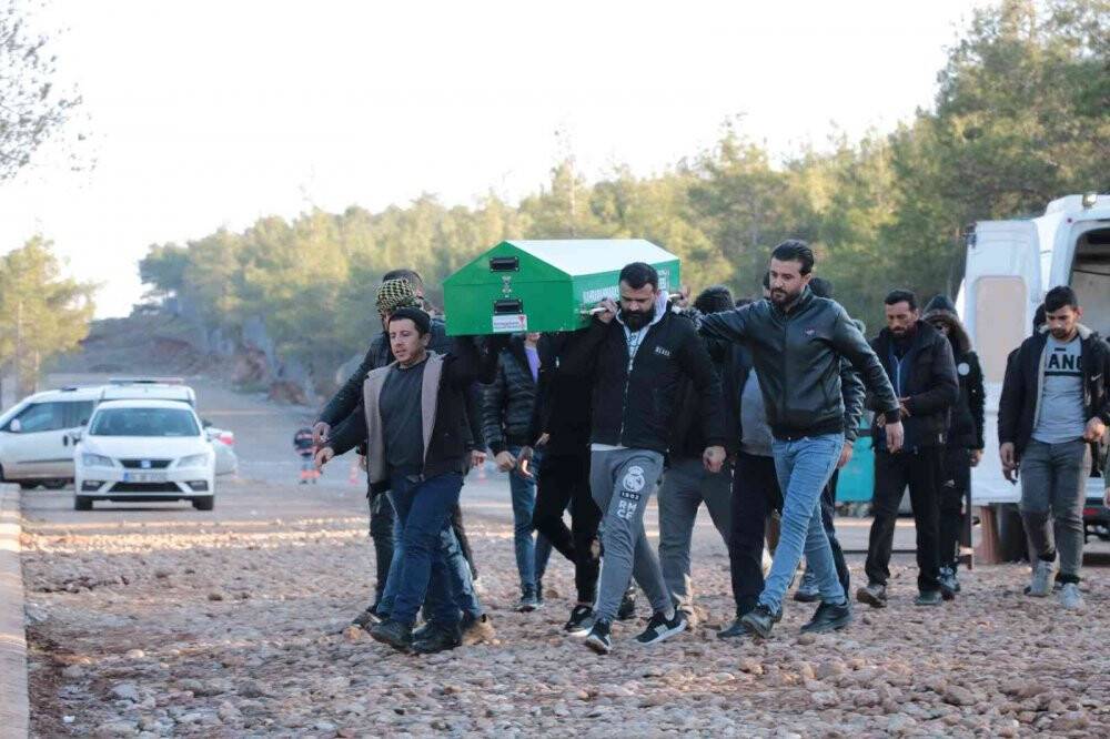 1 yıl önce eşini şimdi de 3 çocuğunu kaybeden annenin ağıtları yürek dağladı