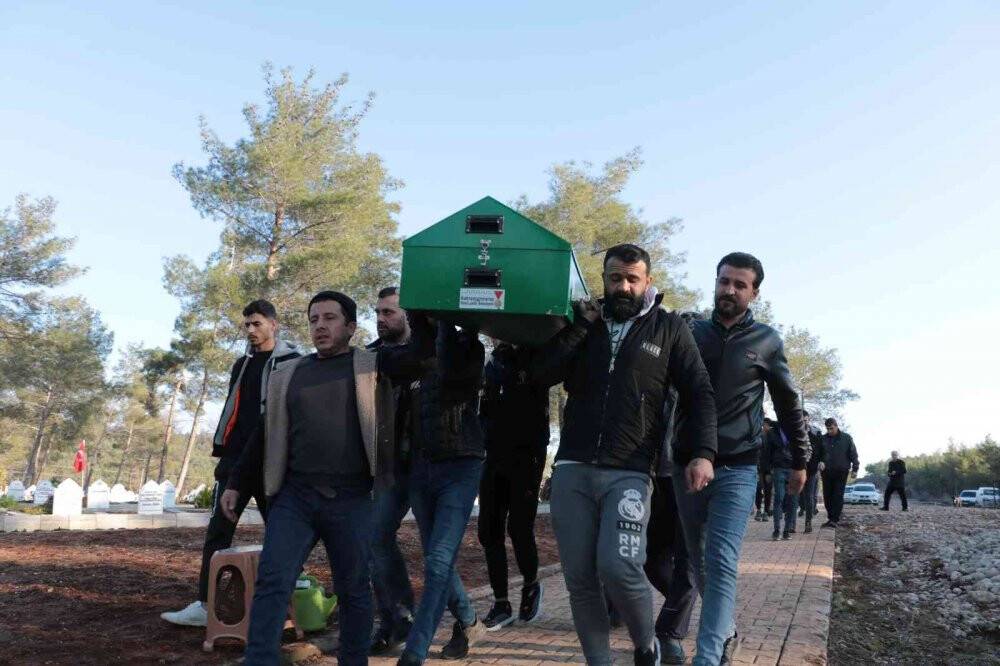 1 yıl önce eşini şimdi de 3 çocuğunu kaybeden annenin ağıtları yürek dağladı