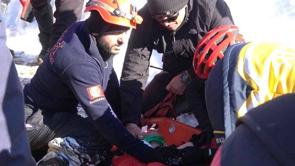 Gençler ve Büyükler Dağ Kayağı Türkiye Şampiyonası  yapıldı