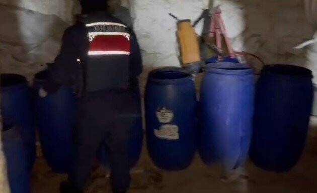Sahte içki imalathanesine şafak baskını