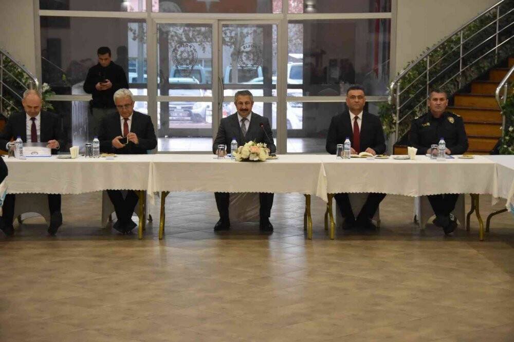 İl Emniyet Müdürü Dinç muhtarlarla buluştu