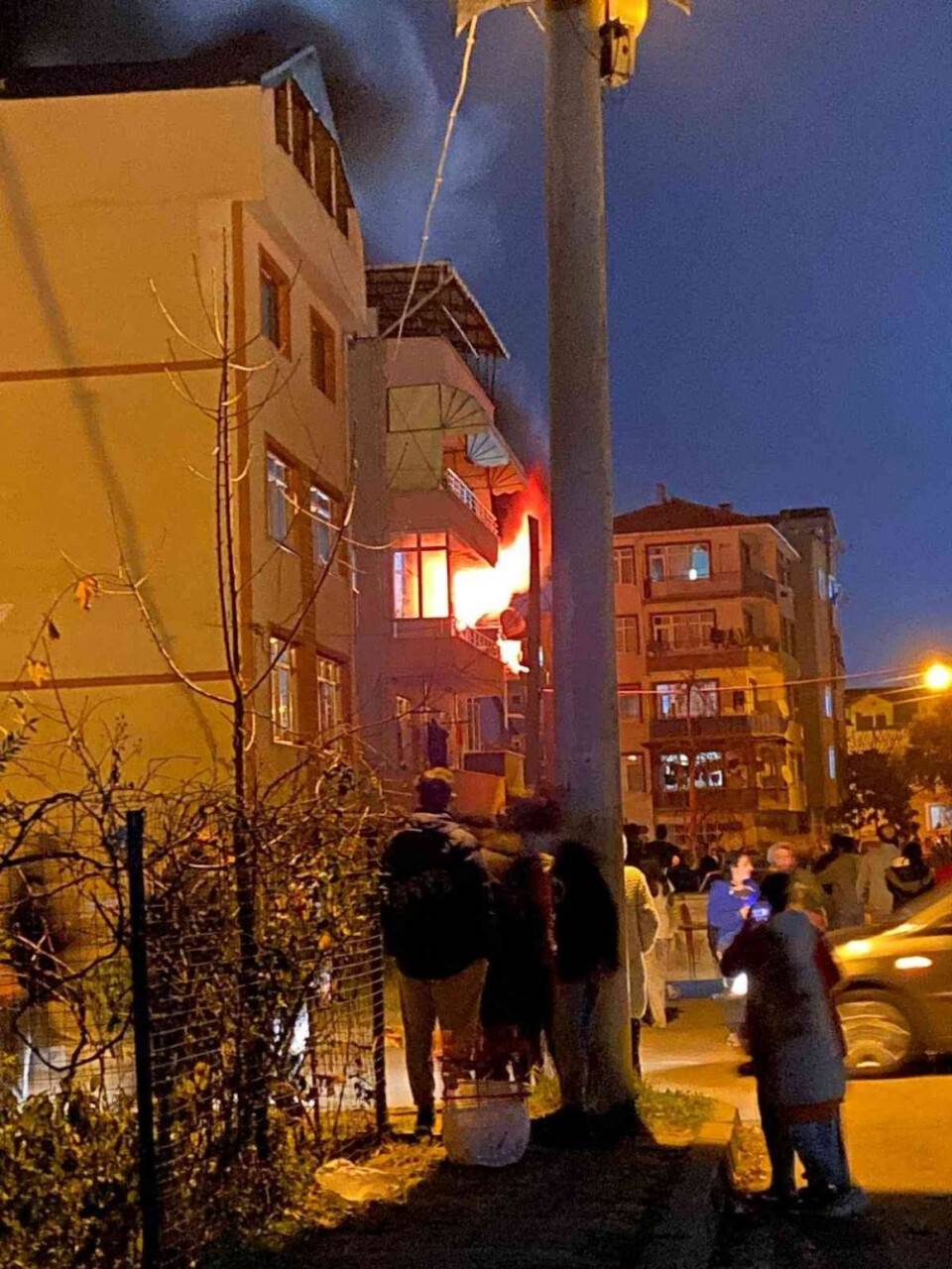 Kocaeli'de doğal gaz patlamasının yaşandığı  anlar güvenlik kamerasında