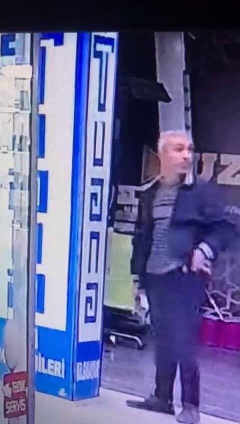 Önce telefonu çaldı sonra girip fiyat sordu