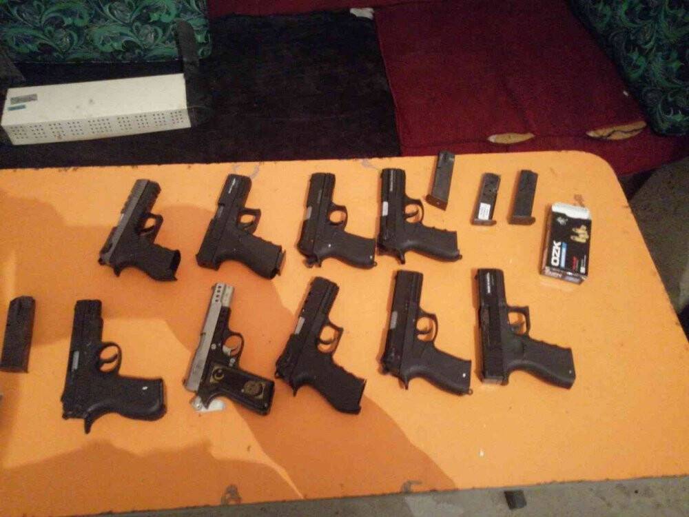 Konya'dan  aldığı 19 adet ruhsatsız tabancayı Ankara'da satmış