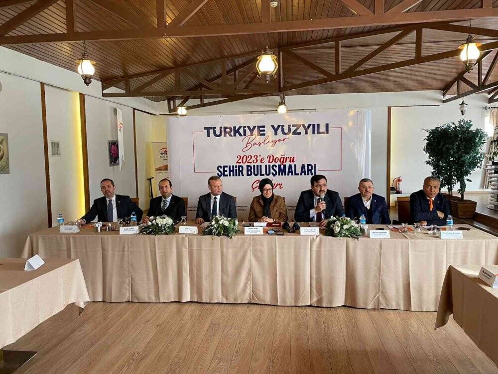 AK Parti Genel Başkan Yardımcısı Belgin Uygur’dan Altılı Masa’ya aday eleştirisi