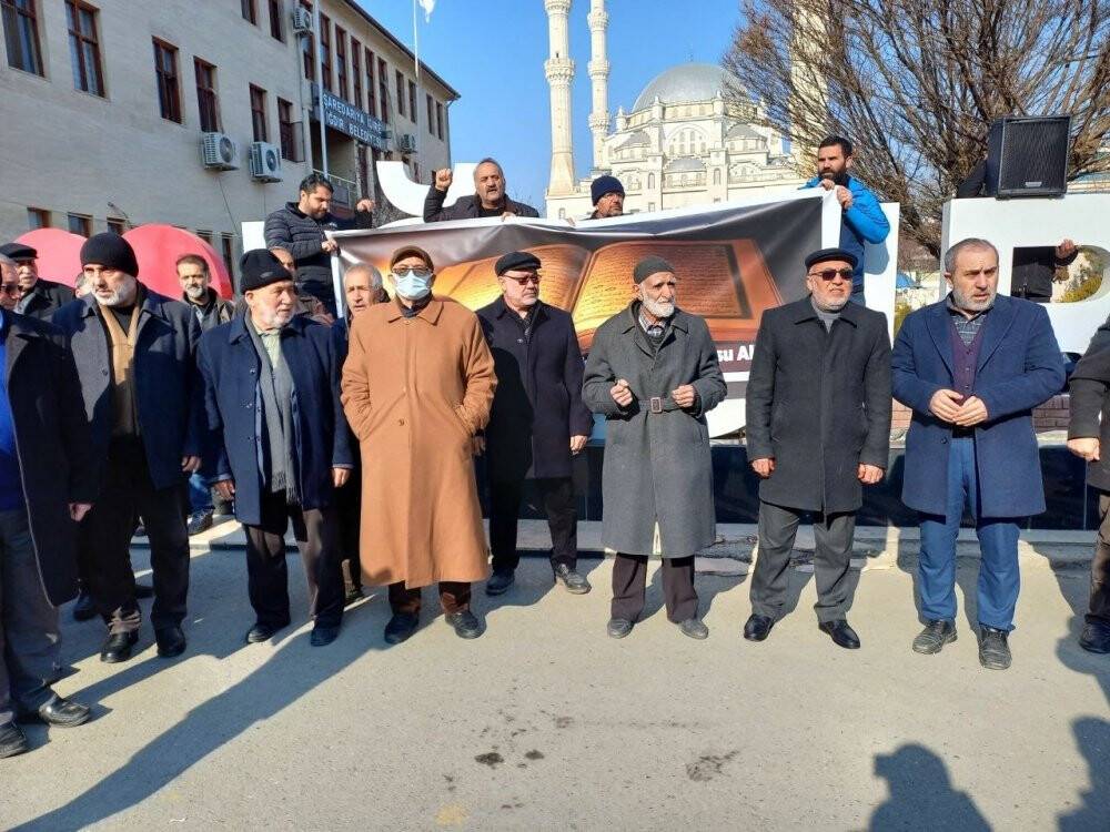 İsveç’te Kur’an-ı Kerim yakılması Iğdır’da kınandı