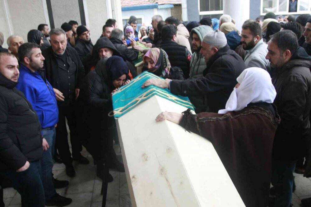 Cinayete kurban giden dört kişi son yolculuklarına uğurlandı