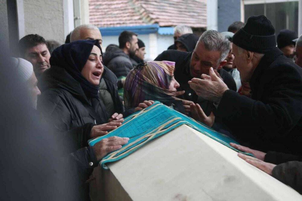 Cinayete kurban giden dört kişi son yolculuklarına uğurlandı