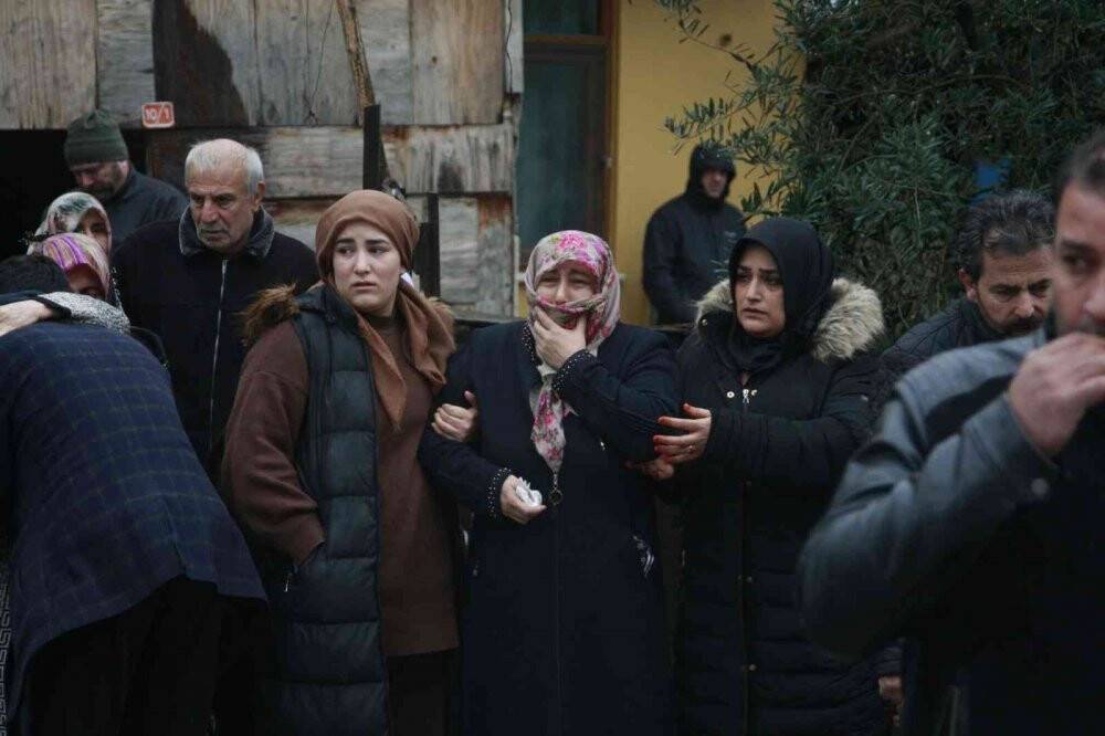 Cinayete kurban giden dört kişi son yolculuklarına uğurlandı